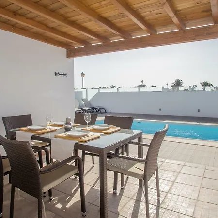 White House - Marina Rubicon - * Playa Blanca (Lanzarote)