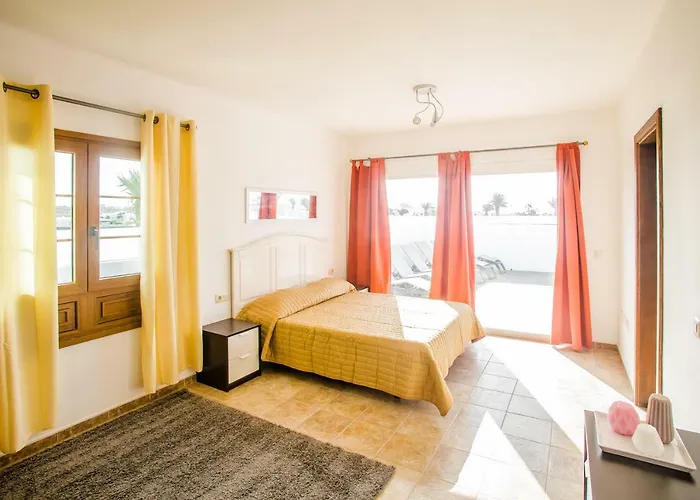 White House - Marina Rubicon - פלאיה בלנקה